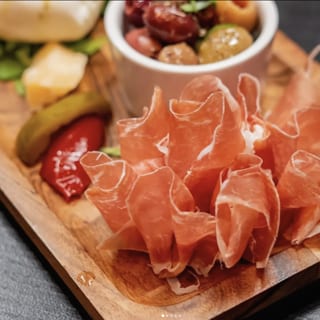 BURRATA E PROSCIUTTO (GF)